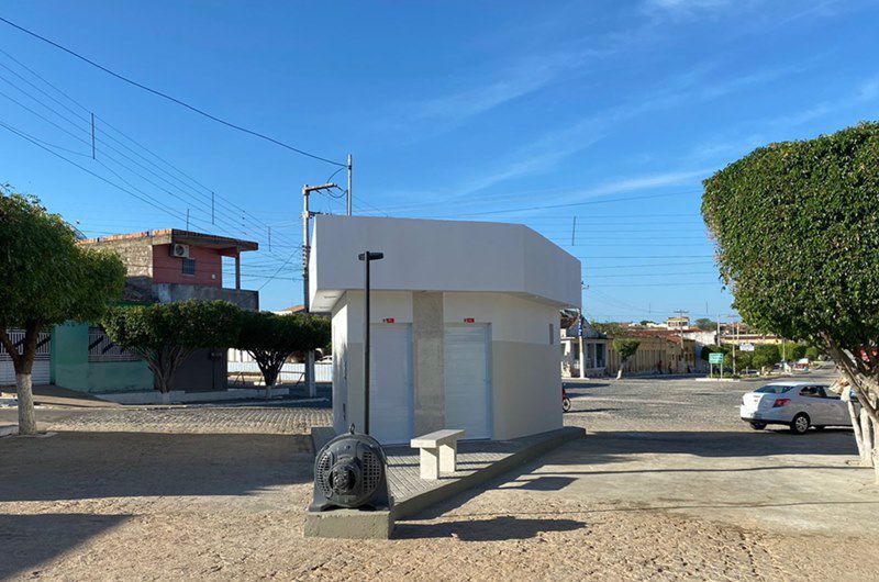 Após oito meses de construção, Prefeitura de Diamante inaugura banheiro público de R$ 50 mil e secretário defende valor: "dentro da base" Após oito meses de construção, Prefeitura de Diamante inaugura banheiro público de R$ 50 mil e secretário defende valor: "dentro da base"