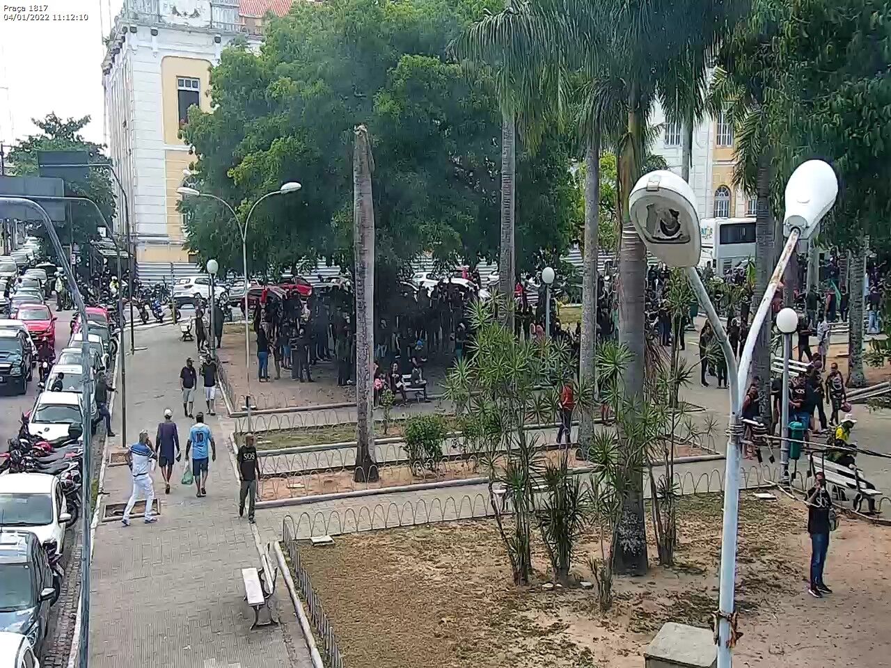 Policiais e Bombeiros militares protestam pelas ruas de João Pessoa para pressionar por paridade de remuneração e benefícios para a categoria