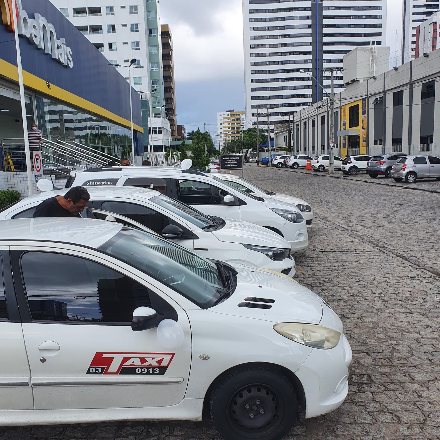 Taxistas protestam em João Pessoa pedindo justiça e condenação de corretor de imóveis acusado de matar Paulo Damião em 2019 Taxistas protestam em João Pessoa pedindo justiça e condenação de corretor de imóveis acusado de matar Paulo Damião em 2019