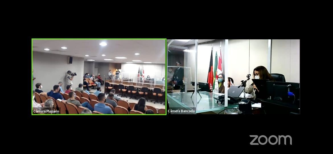 Viúva do taxista Paulo Damião, assassinado em 2019, chama acusado de 'monstro' em julgamento: "tirou a vida como quem mata uma barata" Viúva do taxista Paulo Damião, assassinado em 2019, chama acusado de 'monstro' em julgamento: "tirou a vida como quem mata uma barata"
