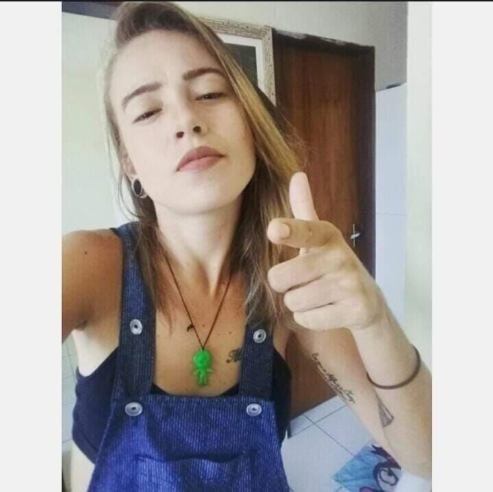 Jovem é espancada e alvejada a tiros em Rio Tinto, na Paraíba Jovem é espancada e alvejada a tiros em Rio Tinto, na Paraíba