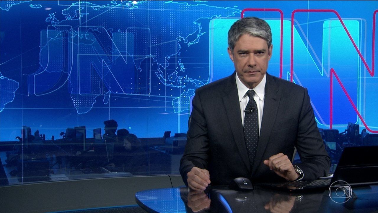 Bolsonaro acusa William Bonner de sonegar imposto e revela salário do jornalista