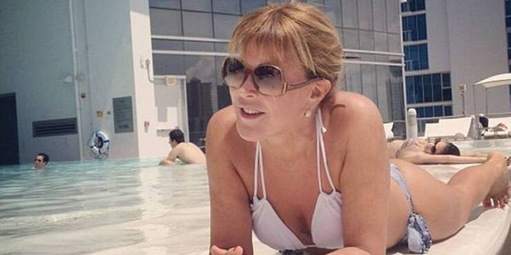 Zilu, mulher de Zezé Di Camargo,posa de biquíni em Miami Zilu, mulher de Zezé Di Camargo,posa de biquíni em Miami