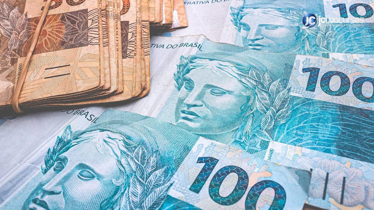 Prefeito e vereadores de Alhandra aumentam próprios salários e vão receber entre R$ 10 mil e R$ 25 mil Prefeito e vereadores de Alhandra aumentam próprios salários e vão receber entre R$ 10 mil e R$ 25 mil