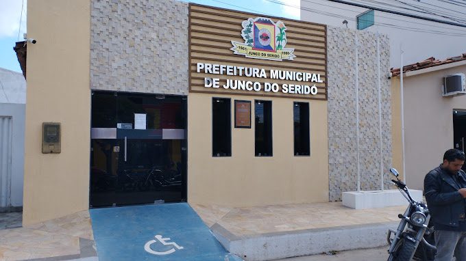 Prefeitura de Junco do Seridó vai gastar quase R$ 700 mil com construção de campo de futebol Prefeitura de Junco do Seridó