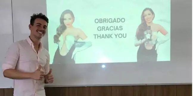 Anitta elogia TCC de universitário sobre ela: 'Nem li, mas minha nota é 11' Anitta elogia TCC de universitário sobre ela: 'Nem li, mas minha nota é 11'