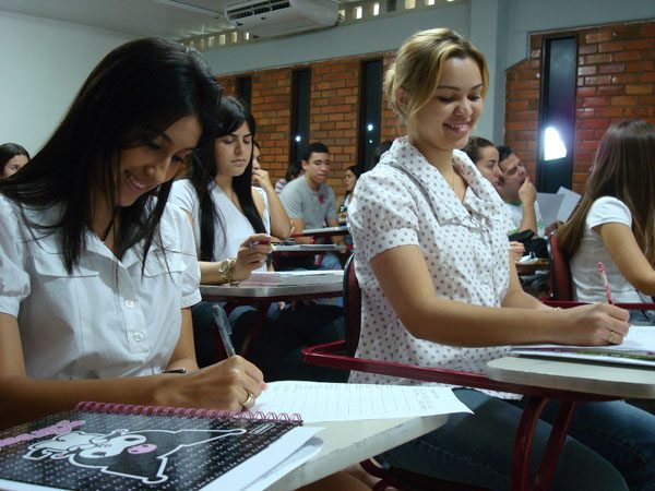 UFPB e UEPB oferecem curso gratuito sobre Educação Inclusiva com 10.000 vagas para professores da Paraíba UFPB e UEPB oferecem curso gratuito sobre Educação Inclusiva com 10.000 vagas para professores da Paraíba