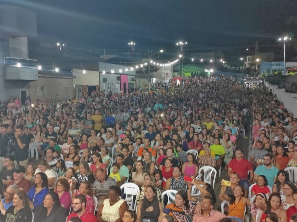 Milhares de pessoas acompanham apresentação do Auto de Natal do Instituto Novo Olhar, em Belém Milhares de pessoas acompanham apresentação do Auto de Natal do Instituto Novo Olhar, em Belém