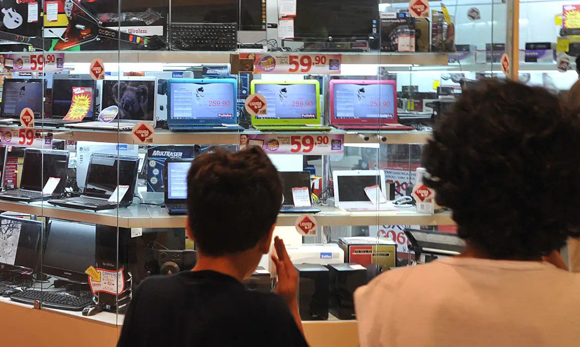 Com menos inflação, comércio espera recorde de vendas na Black Friday Com menos inflação, comércio espera recorde de vendas na Black Friday