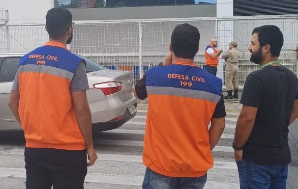 Defesa Civil constata desgaste na fita que sustenta vidro em shopping de Campina Grande após morte de mulher