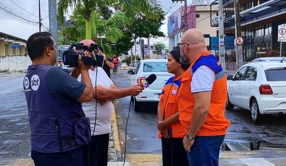 Defesa Civil faz vistoria em shopping para apurar responsabilidades na morte de mulher após desabamento de vidro Defesa Civil faz vistoria em shopping para apurar responsabilidades na morte de mulher após desabamento de vidro