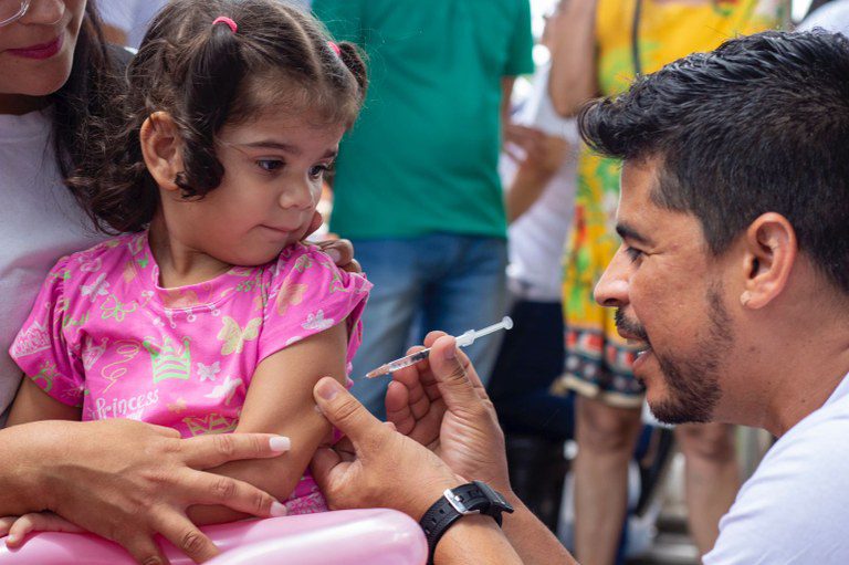 Paraíba realiza 'Dia D' com 764 pontos de vacinação neste sábado vacinação sarampo