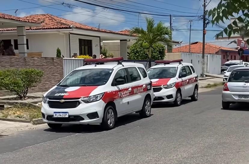 Criminosos invadem casa e matam homem a tiros no bairro Cristo Redentor Criminosos invadem casa e matam homem a tiros no bairro Cristo Redentor