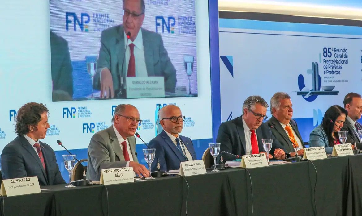 FPM: Alckmin confirma transferência de R$ 8,7 bilhões, até quinta-feira, a municípios FPM: Alckmin confirma transferência de R$ 8,7 bilhões, até quinta-feira, a municípios