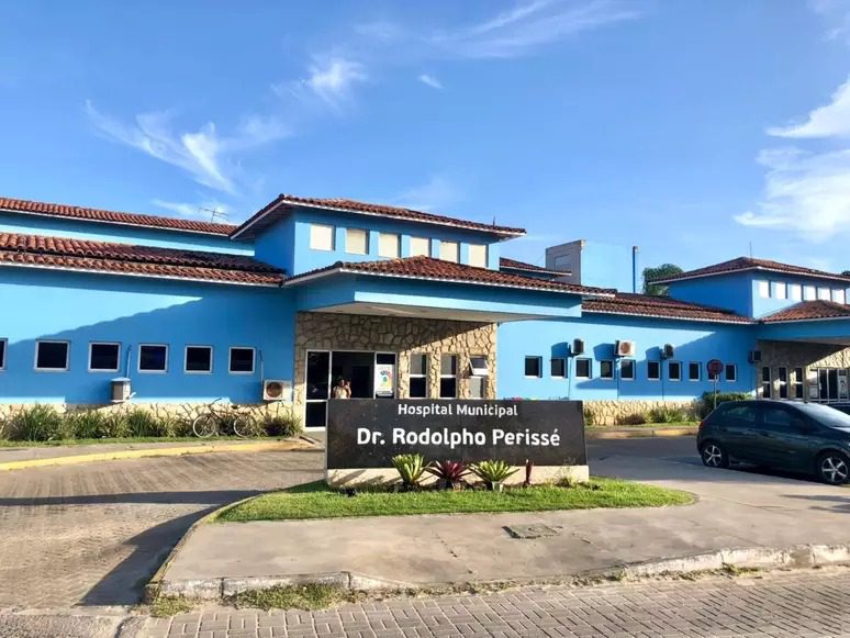 Gêmeos de 16 meses morrem após se afogarem em piscina no Rio de Janeiro Gêmeos de 16 meses morrem após se afogarem em piscina no Rio de Janeiro