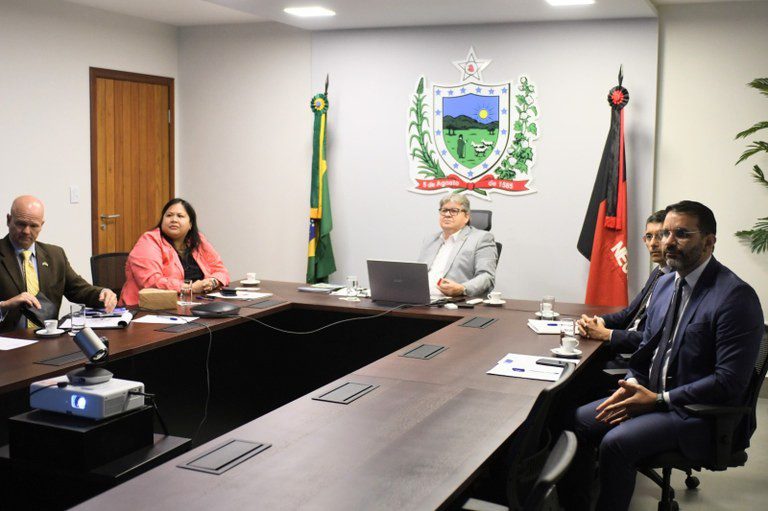 João Azevêdo se reúne com cônsul dos EUA e apresenta potencialidades de investimentos na Paraíba João Azevêdo se reúne com cônsul dos EUA e apresenta potencialidades de investimentos na Paraíba