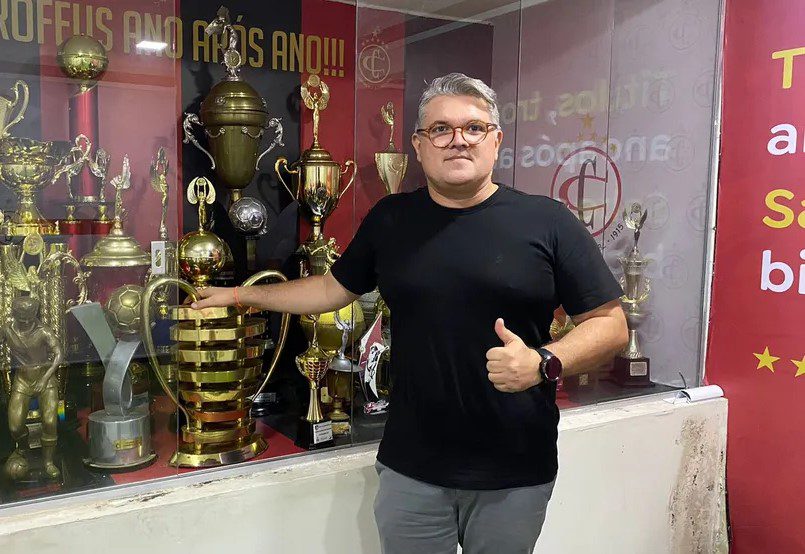 Justiça determina posse de Lênin Correia, novo presidente eleito do Campinense, após atraso em registro de cartório
