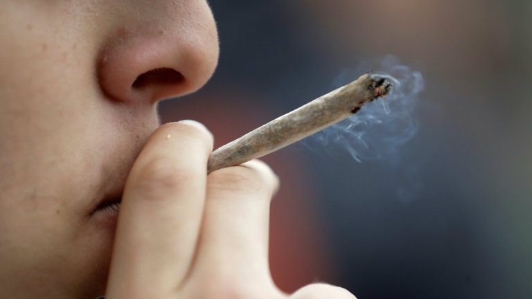 Maconha: advogado explica quando posse de 40 gramas ainda pode ser considerada tráfico; entenda advogado, usuário, traficante, descriminalização, maconha, posse, uso próprio