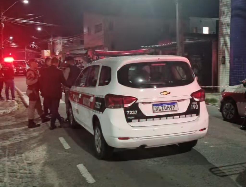 Adolescente é assassinado a tiros enquanto trabalhava no bairro Treze de Maio Adolescente é assassinado a tiros enquanto trabalhava no bairro Treze de Maio
