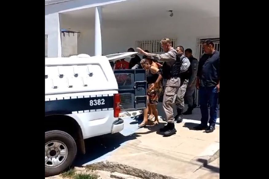 Acusadas de espancar e matar bebê de seis meses são transferidas para Campina Grande após revolta de presas de Cajazeiras Acusadas de espancar e matar bebê de seis meses são transferidas para Campina Grande após revolta de presas de Cajazeiras