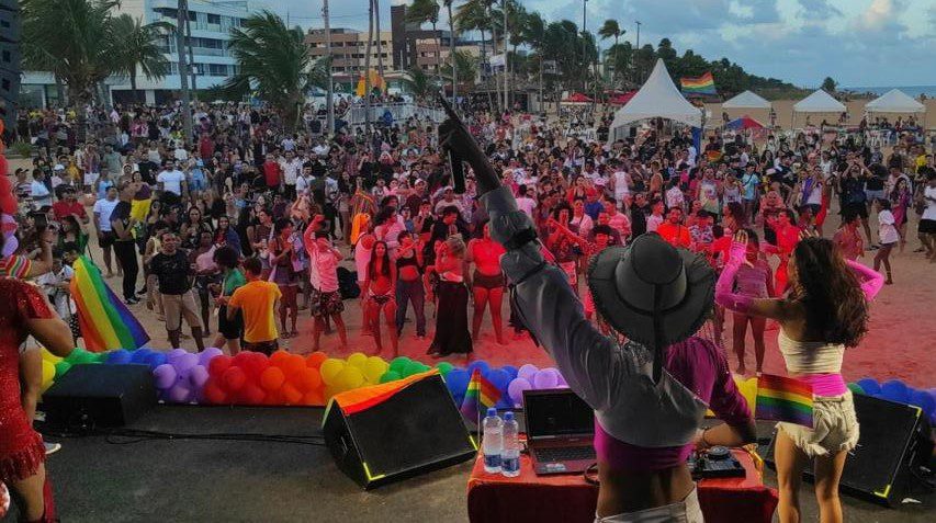 Parada LGBTQIAPNB+ acontece dia próximo domingo em João Pessoa; Projeto de Lei quer impedir presença de crianças Parada LGBTQIAPNB+ acontece dia próximo domingo em João Pessoa; Projeto de Lei quer impedir presença de crianças