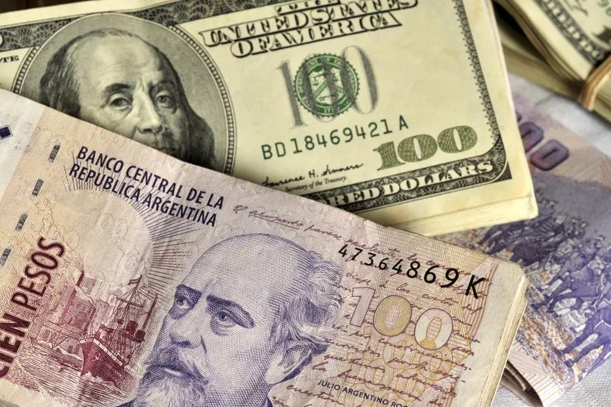 Bolsa argentina dispara 20% após eleição de Milei; dólar fica mais caro Bolsa argentina dispara 20% após eleição de Milei; dólar fica mais caro