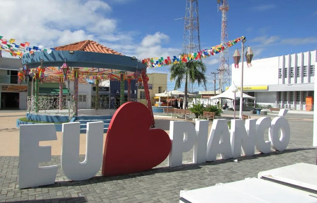 Prefeitura de Piancó gasta mais de meio milhão com aluguel de veículos para secretaria de Saúde Prefeitura de Piancó aumenta gasto em mais de R$ 1,2 milhão com aluguel de som e camarins para festa de Santo Antônio