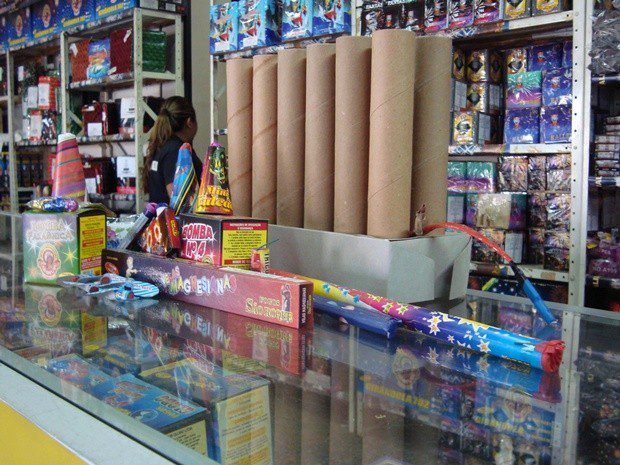 Preços de fogos de artifício têm variação de até 233,3%, diz pesquisa Preços de fogos de artifício têm variação de até 233,3%, diz pesquisa