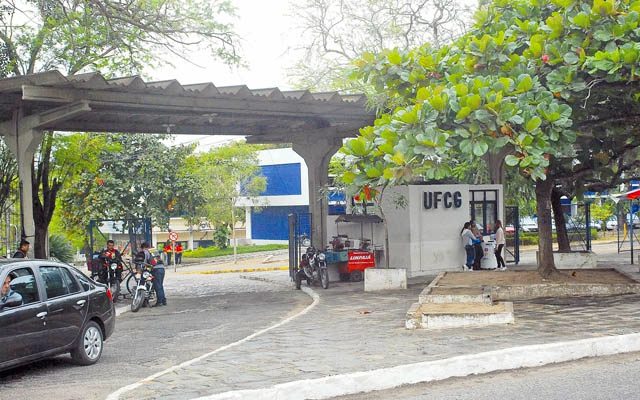 Servidores técnico-administrativos da UFCG se unem a UFPB e aderem à greve por tempo indeterminado Servidores da UFCG anunciaram greve.