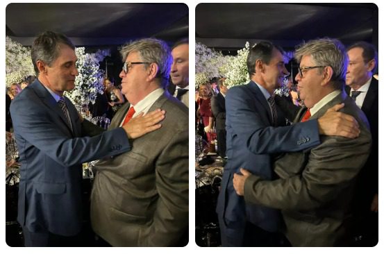 João Azevêdo evita antecipar alianças e diz que encontro com Romero Rodrigues em festa foi casual João Azevêdo evita antecipar alianças e diz que encontro com Romero Rodrigues em festa foi casual