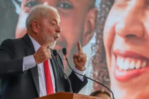 Lula deve manter saída temporária de presos apenas para visitas a familiares