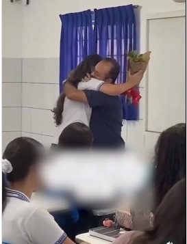Estudante ganha buquê de flores do pai após ser traída pelo namorado na Paraíba; veja vídeo