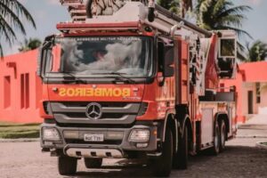 Incêndio atinge depósito na Zona Sul de João Pessoa