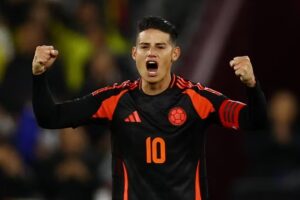 James Rodríguez entrou no intervalo e foi um dos destaques da Colômbia contra a Espanha — Foto: Reuters/Matthew Childs