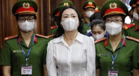 Truong My Lan foi condenada por desviar dinheiro de um dos maiores bancos do Vietnã durante um período de 11 anos — Foto: GETTY IMAGES via BBC