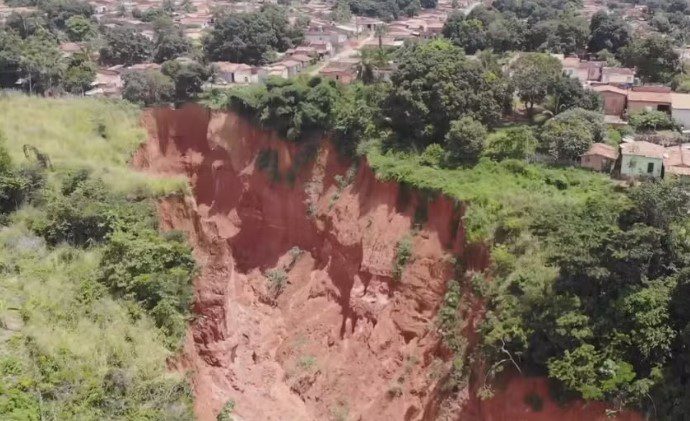 voçorocas, avançam, Maranhão, casas, crateras, moradores
