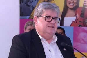 Alfabetiza Mais Paraíba: Estado entrega prêmios para 100 escolas e governador comemora avanço