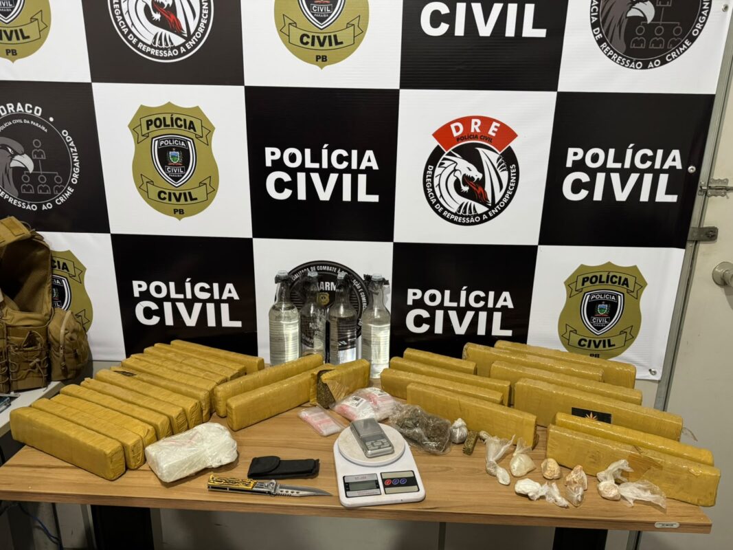 Polícia Civil apreende maconha, cocaína, loló em imóvel abandonado em Campina Grande