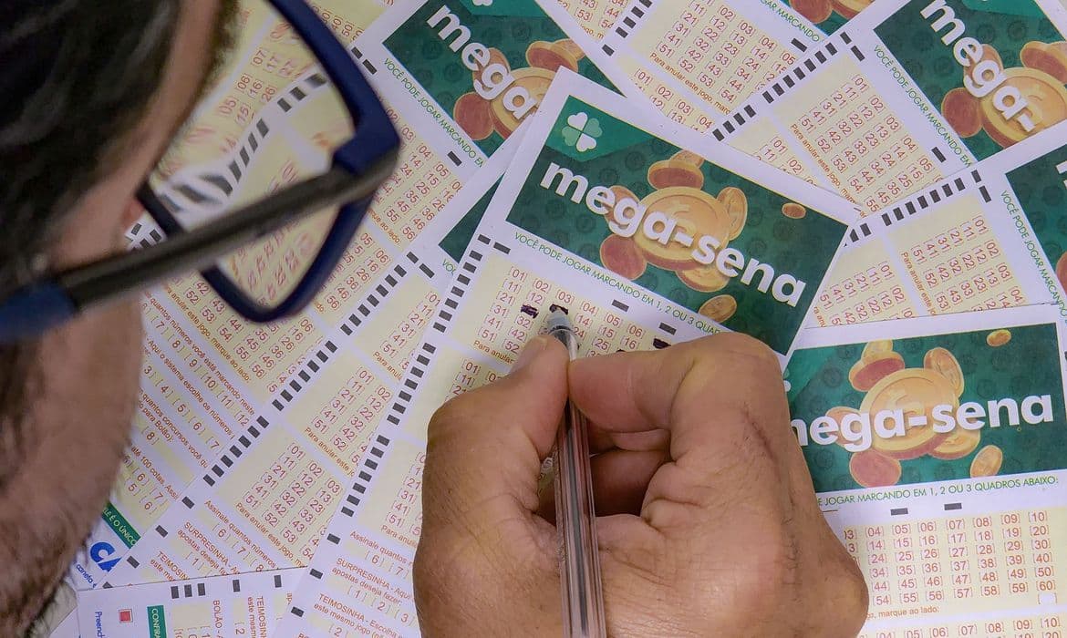 Aposta paraibana de Pedro Régis é premiada na Mega-Sena e prêmio milionário sai para SC