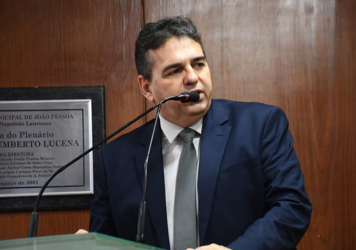 Fábio Carneiro denuncia caos na educação de João Pessoa e expõe falhas: "estrutura precária e falta de planejamento"